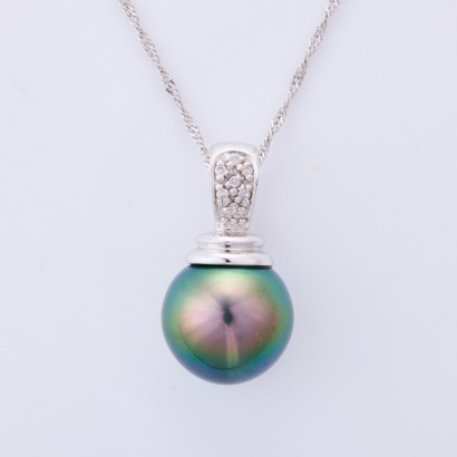 18ct & 14ct White Gold, South Sea Black Pearl Pendant on 40cm Chain