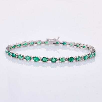 18ct White Gold, 5.50ct Emerald / .50ct Diamond Tennis Style Bracelet