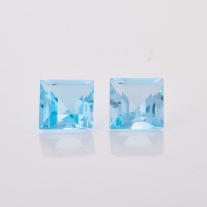 One Loose Pair of 4.44ct Square Cut Blue Topaz