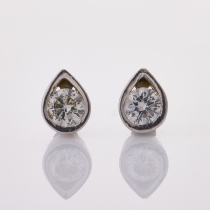 14ct White Gold, 34ct Diamond Stud Earrings / Silver-tone Backs