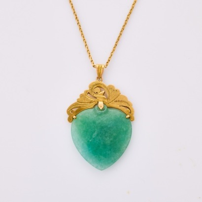 9ct Yellow Gold, Heart Shaped Jade Pendant on 44cm Cable Chain