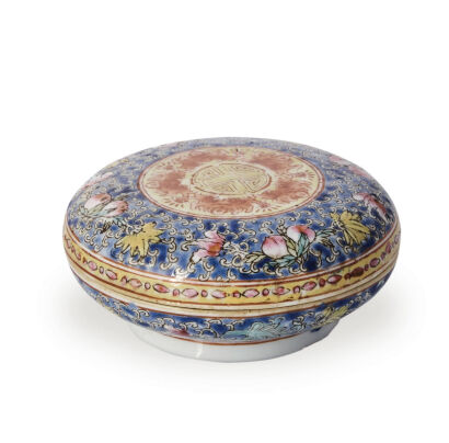 A Chinese Late Qing Dynasty Famille Rose Seal Paste Box decorated with peach pattern