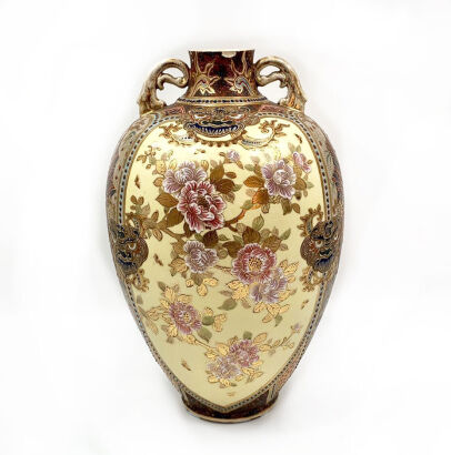 A Japanese Satsuma Vase