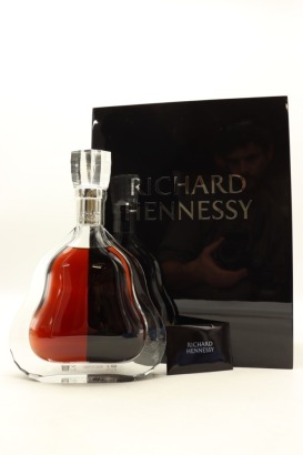 (1) Richard Hennessy Baccarat Crystal Decanter, 40% ABV, 700ml (GB)