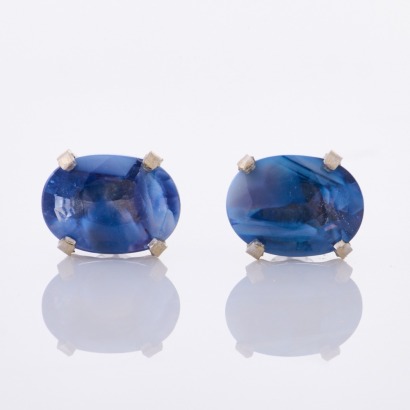 14ct White Gold. 7.0mm x 5.0mm Blue Sapphire Stud Earrings