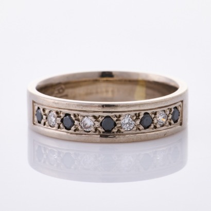 9ct White Gold, 5.0mm,1.10ct Black / White Diamond Set Band