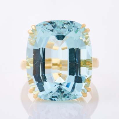 18ct Yellow Gold, Modern, 26.82ct Cushion Cut Aquamarine Ring - As new