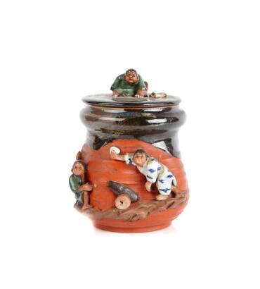 A Sumida Pottery Ribbed Body Tobacco Jar with Lid