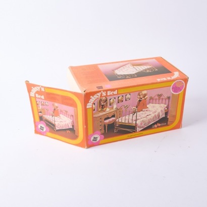 A Vintage Mary Quant 'Daisy's Bed' A/F