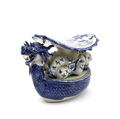 A Blue and White Dragon-boat-shaped Porcelain Pillow