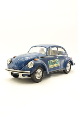 (1) Jim Beam 100 Months Old Volkswagen Beetle Whiskey Decanter, 80 Proof, 4/5 Quart