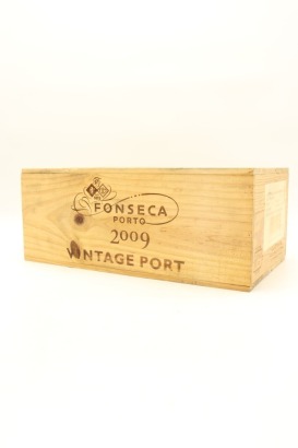 (6) 2009 Fonseca Vintage Port, Portugal, 20.5% ABV [JR17.5] (OWC)