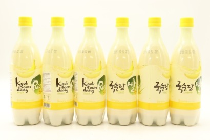 (6) Kooksoondang Makgeolli Banana Rice Wine, 4% ABV, 750ml
