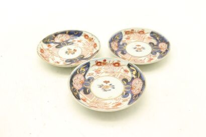 Three Chinese Qing Dynasty Blue and White Iron-red Gil-decorated Flowers Dishes-John Perry Collections