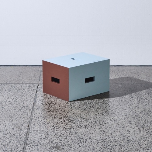 A Cassina LC14 Tabouret Nantes Rez&egrave;