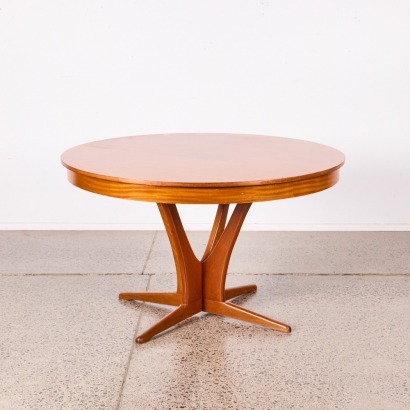 An Otto Larsen Round Pedestal Table AF