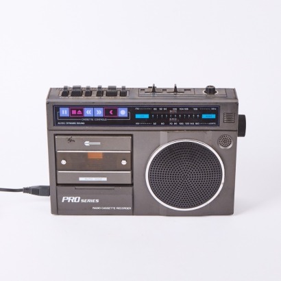 A Retro Stereo Tape Recorder