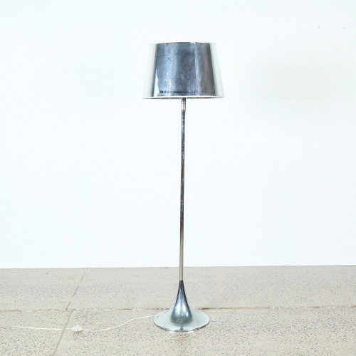 An Idea Lux Italy London Lamp