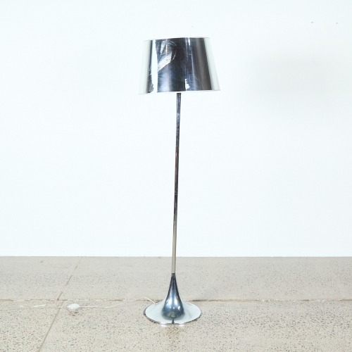An Idea Lux Italy London Lamp