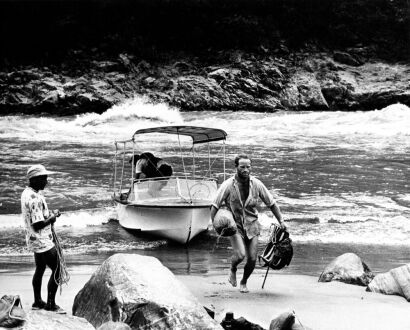 Jim Wilson unloading "Kiwi"