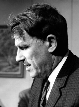 Sir Edmund Hillary Plans to Climb Virgin Peak