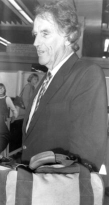 Sir Edmund Hillary Arrives in Auckland after being Treated at Singapore Hospital