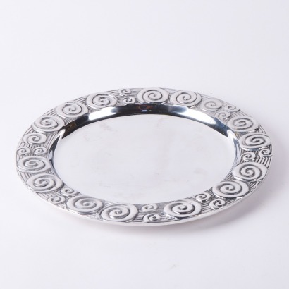 An Polished Cast Aluminum Platter with Spiral Border